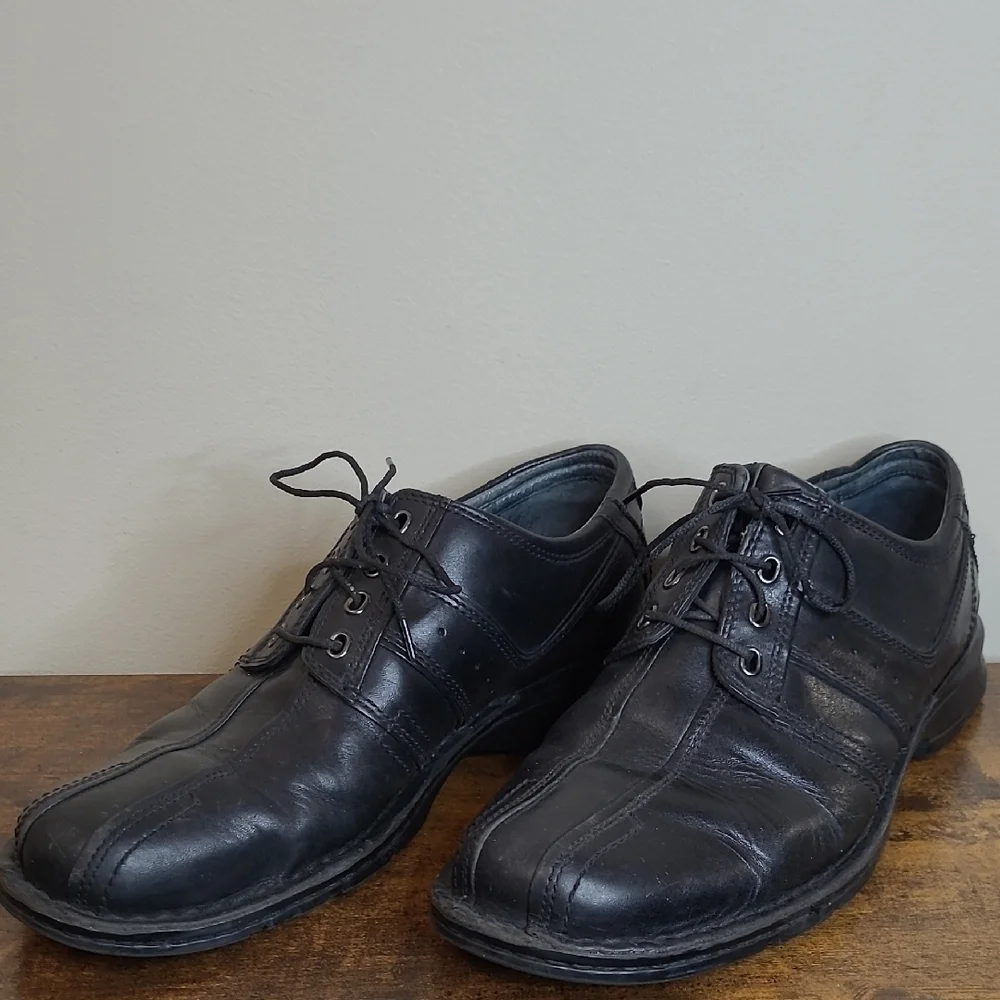 Clarks Black Touareg Leather Lace-Up Oxfords size 10.5